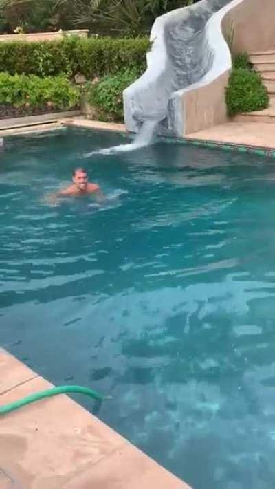 4Chan leaks Hunter Biden’s 📱 Sliding into his DMs like…