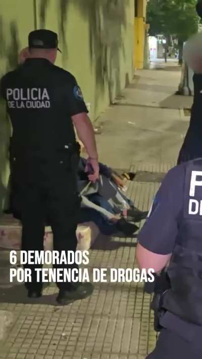 Nuevo operativo de saturación en Flores para frenar las contravenciones realizadas por las chicas de la noche