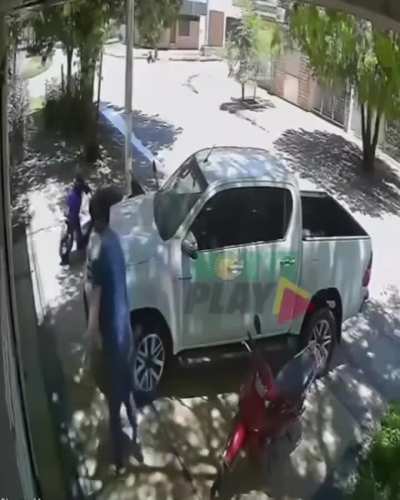 Puso arjona muy fuerte a la hora de la siesta y así reaccionó su vecino: