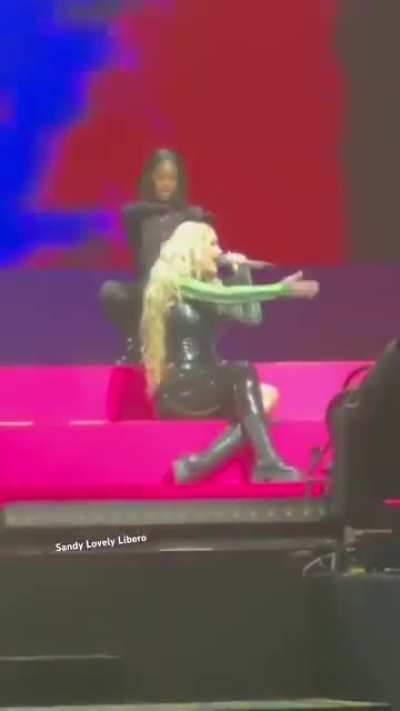 Iggy Azalea having to cover up in Saudi Arabia