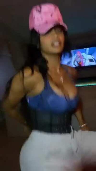 Bouncing in slo-mo. Wish she sat on you ?