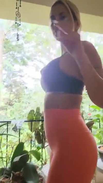 Kenia Gonzalez (@keniamusicr)