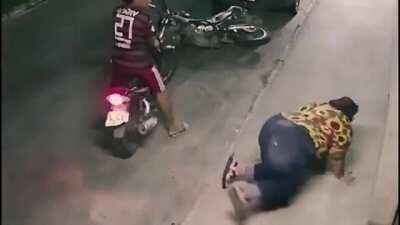 Olha essa mulher kkkkkkk