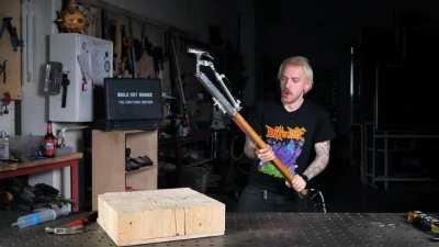 Автоматический молоток Гомера Симпсона