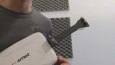 Router de Arnet convertido en guitarra