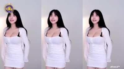 Hot Korean Bj Dance Tits pop out 
