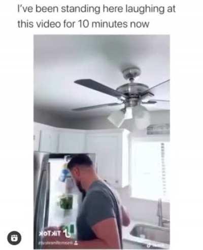 Да закрывайся уже, ёпта