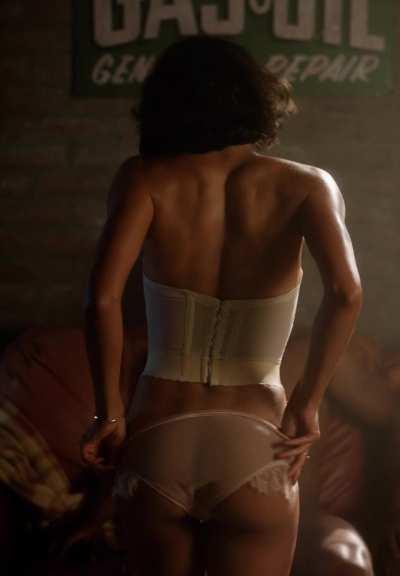 Jurnee Smollett butt in Lovercraft Country (2021) - sourced from 4K source