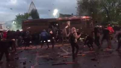 ESTA WEA SIGUE CMTRE (THIS SHIT GOES ON)