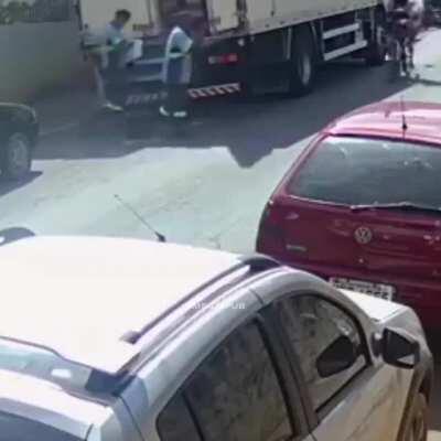 WCGW when opening a door blindly and riding your bike on the wrong side of the road