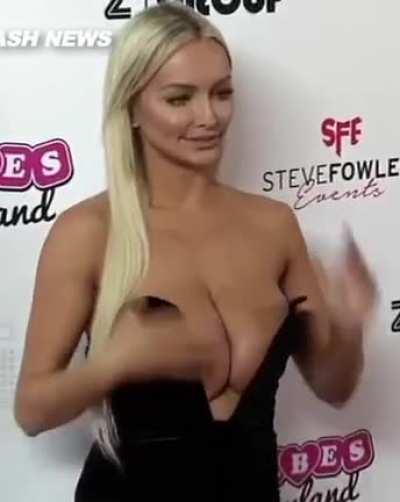 Lindsey Pelas