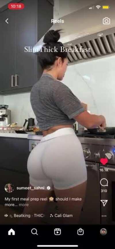 That little jiggle🤤 she’s such a tease