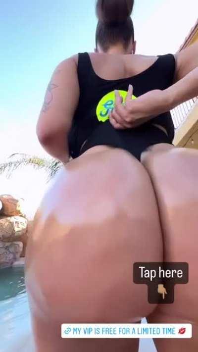 Iamsaragold …. Cheeks!!!! Fill The Room