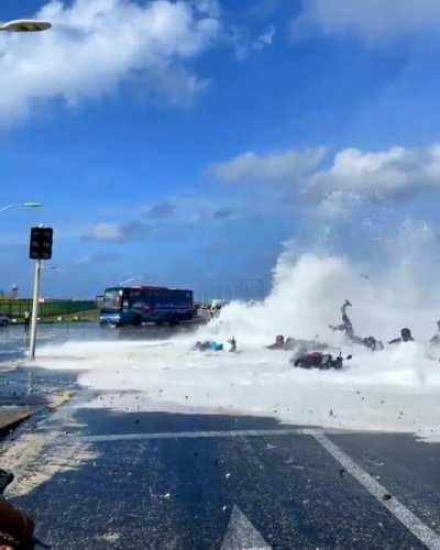 Beautiful day to hit the water... The water🥊