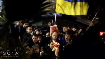 Israeli Russias burn their passports