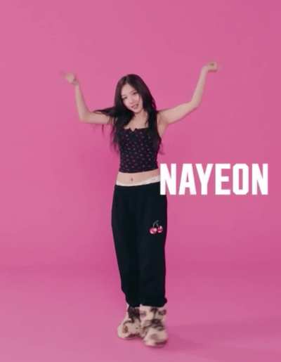 TWICE - Momo, Nayeon Tzuyu & Jihyo