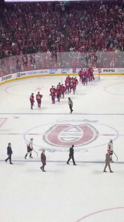 Last minute of the game at the Bell Centre