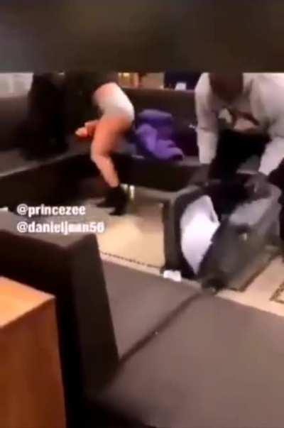 What is happening here?😯💼🗑️😂