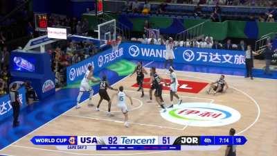 [Highlight] Austin Reaves with the weirdly athletic putback to put Team USA up 43 points in the 4th