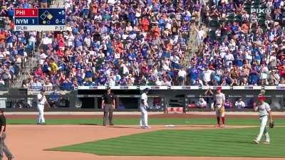 [Highlight] Jacob Degrom now has a .414 BA after this base hit.
