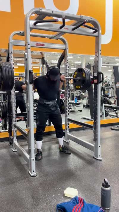 Do you squat with or without facing mirror? Squatted 455 without mirror.