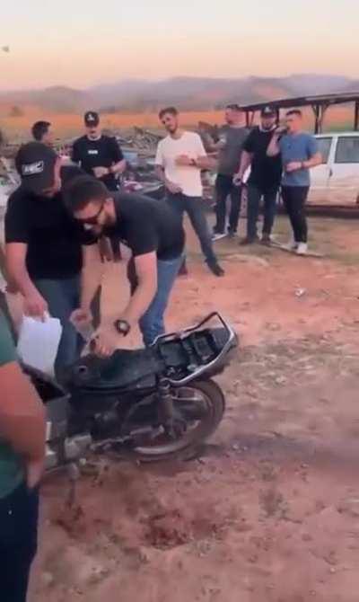 И звук мелодии Crazy Frog