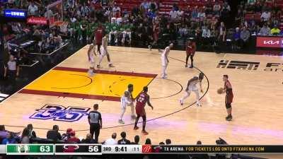 [Highlight] Jaylen Brown tries to go under the screen as Tyler Herro sinks the 28 footer