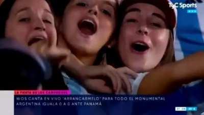 Las milis escuchando a Wos: / Los pibes escuchando a Wos: