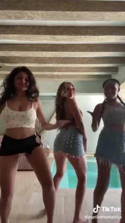 An Outstanding Standout 😋