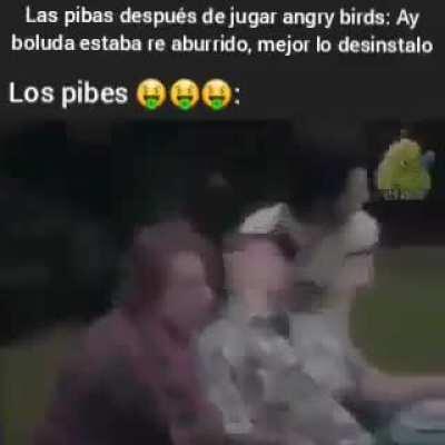 los pibes al jugar angry birds