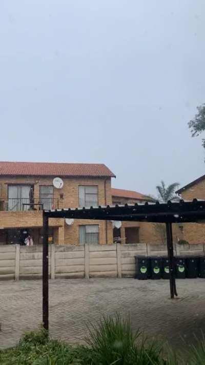 Itâs snowing in JHB