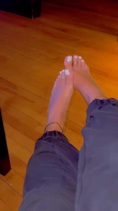 White just looks so damn good on my toes