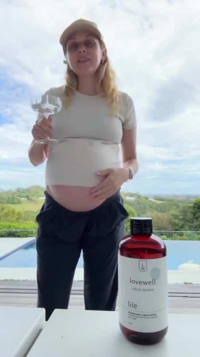 Pregnant Teresa Palmer