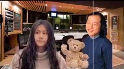 Taeko Onuki gives Tatsuro Yamashita a present :)