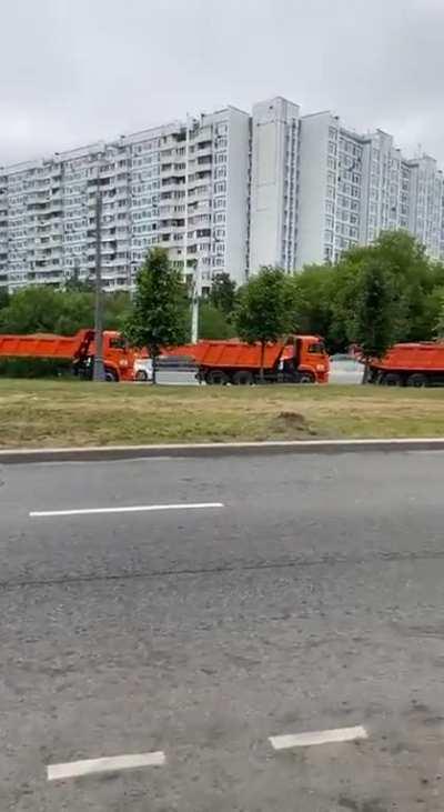 A bunch of dump trucks full of sand are being placed at all entrances into Moscow.