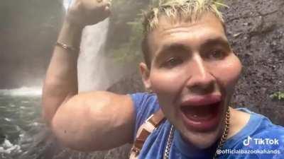 POV.: Sgt. Bicepsky tells Oligarkhov how he saved Konskriptovich in the battle of Fortressgrad, Ukraine