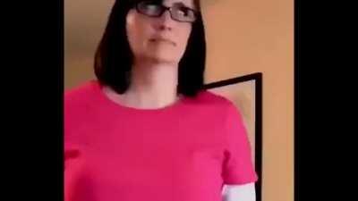 Eae, beleza? Então, venho informar minha saída do sub, cansei de procurar memes pra nutrir essa desgraça, enquanto tem 