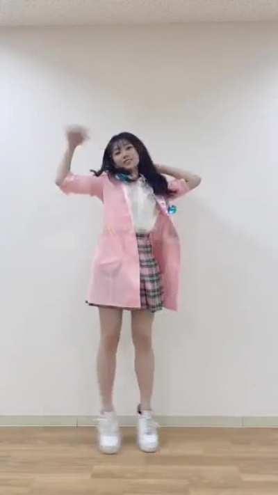 211121 - Yabuki Nako TikTok Update ‐ Nako covers TWICE 