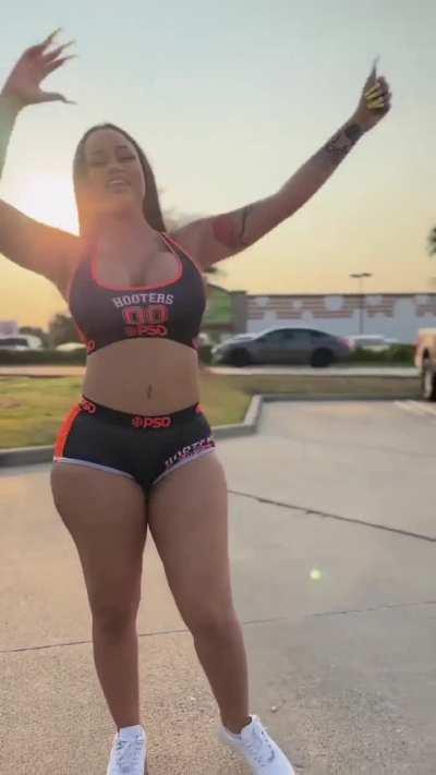 Rosana.g (@theofficialrosana.g)