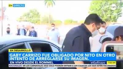 [Sátira] El vice siendo vacunado