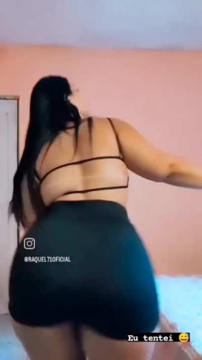 Morena gostosa safada boa de dança.