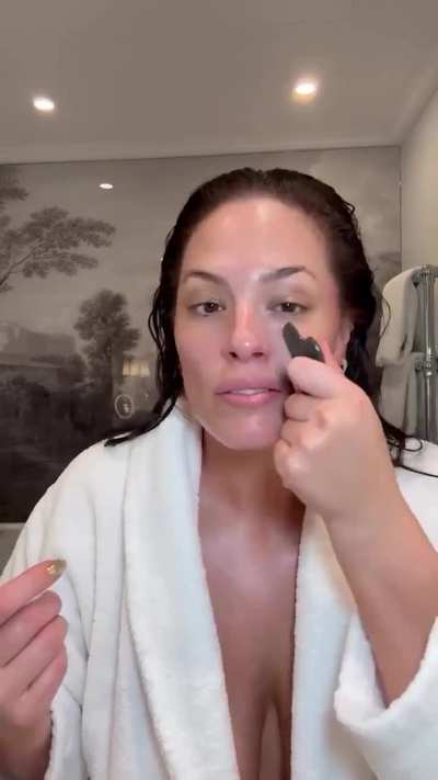 Luscious Bae, IG, 2025.03.23