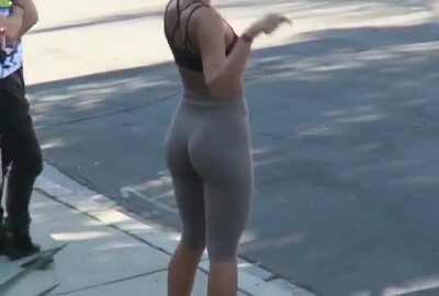 Zoom onto those goods