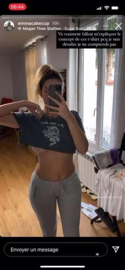 Petit under 🤤(story insta)