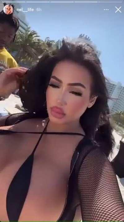 lol I can’t stop masturbating to her boobies