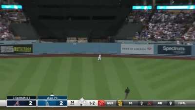 [Highlight] Dansby Swanson gives the Braves the lead with a solo homer in the 8th