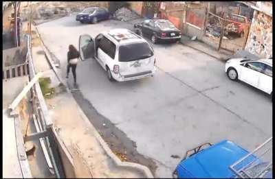 Alguien de Tijuana que cuente el chisme