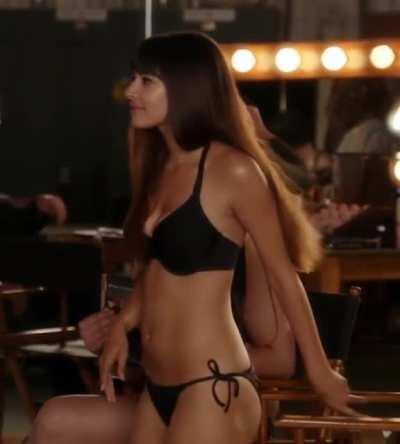 Hannah Simone