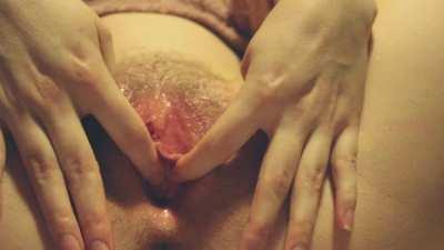 Pussy spreading uploaded on my onlyfans :) lots of love xoxox