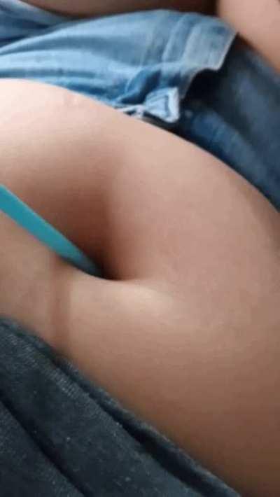Come here to play with my navel 😏